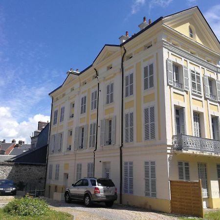 Appartement Indus En Centre Ville Avec Parking Honfleur Esterno foto