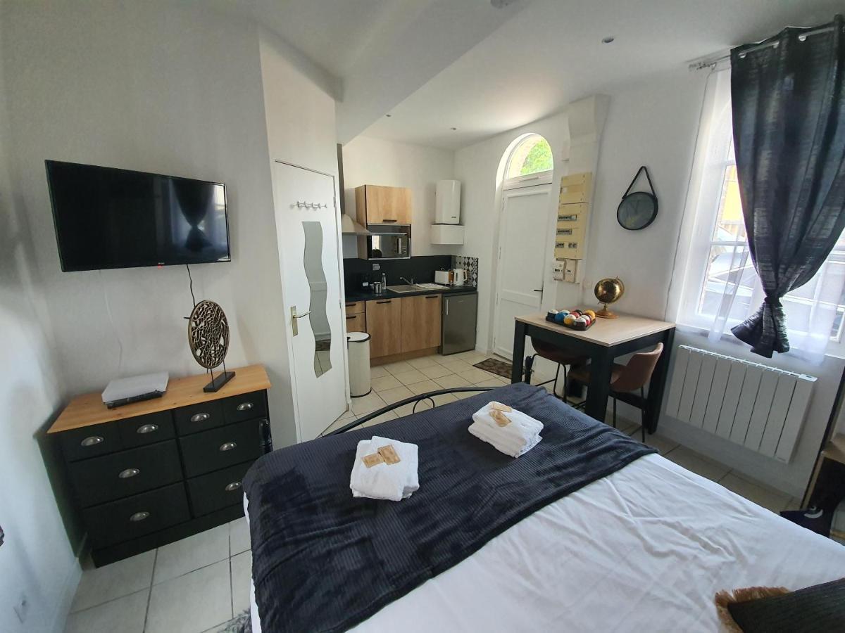 Appartement Indus En Centre Ville Avec Parking Honfleur Esterno foto
