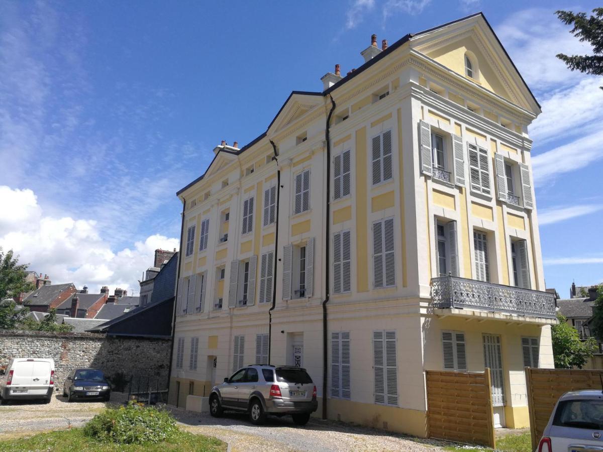 Appartement Indus En Centre Ville Avec Parking Honfleur Esterno foto